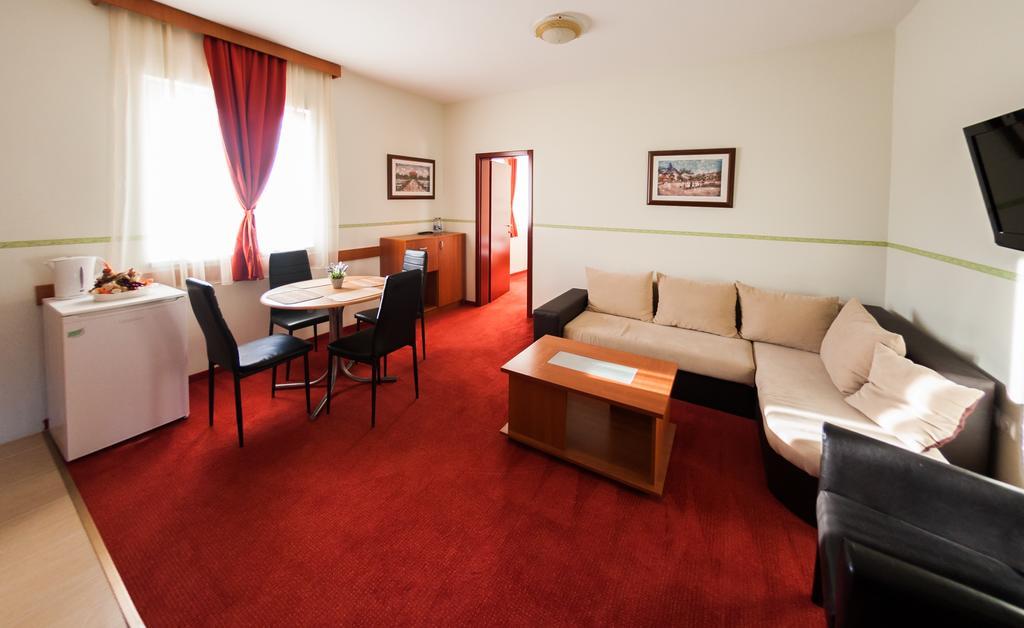 Villa Larus Palić Habitación foto